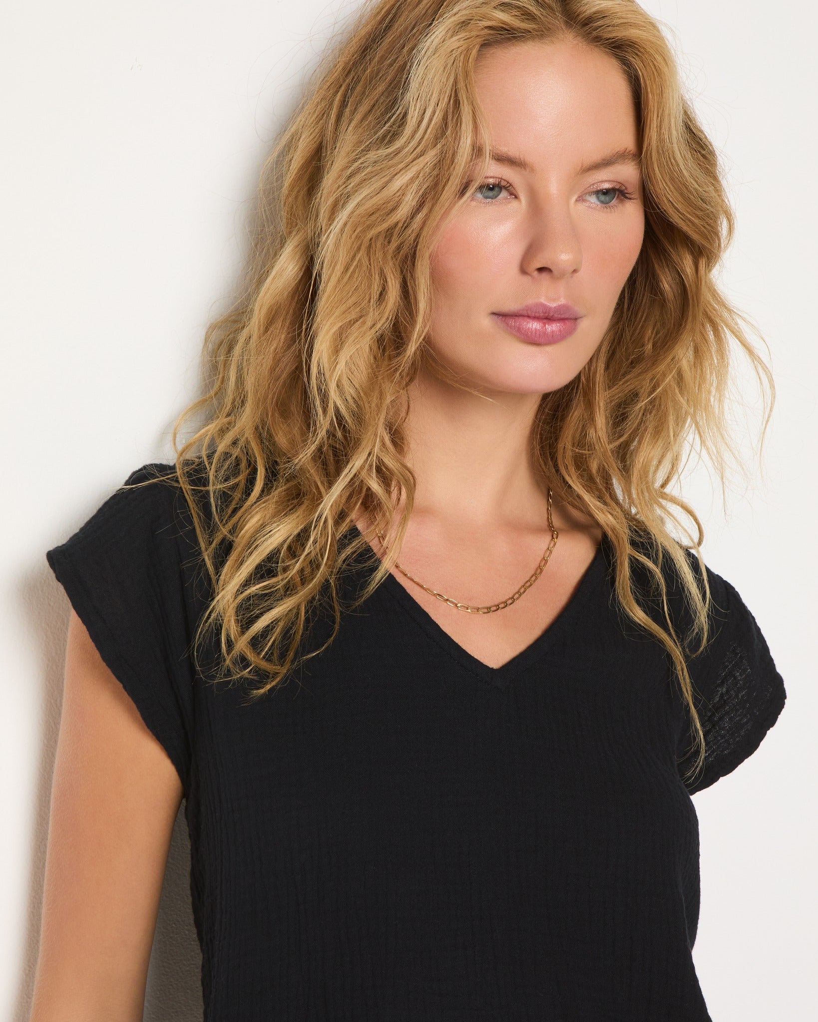 Black $|& SEAS Gulls Gauze Tank - SOF Full Front