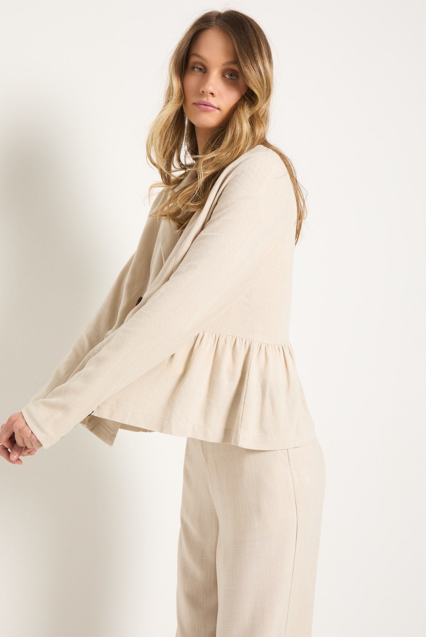 Birch $|& SEAS Cove Linen Peplum Blazer - VOF Front