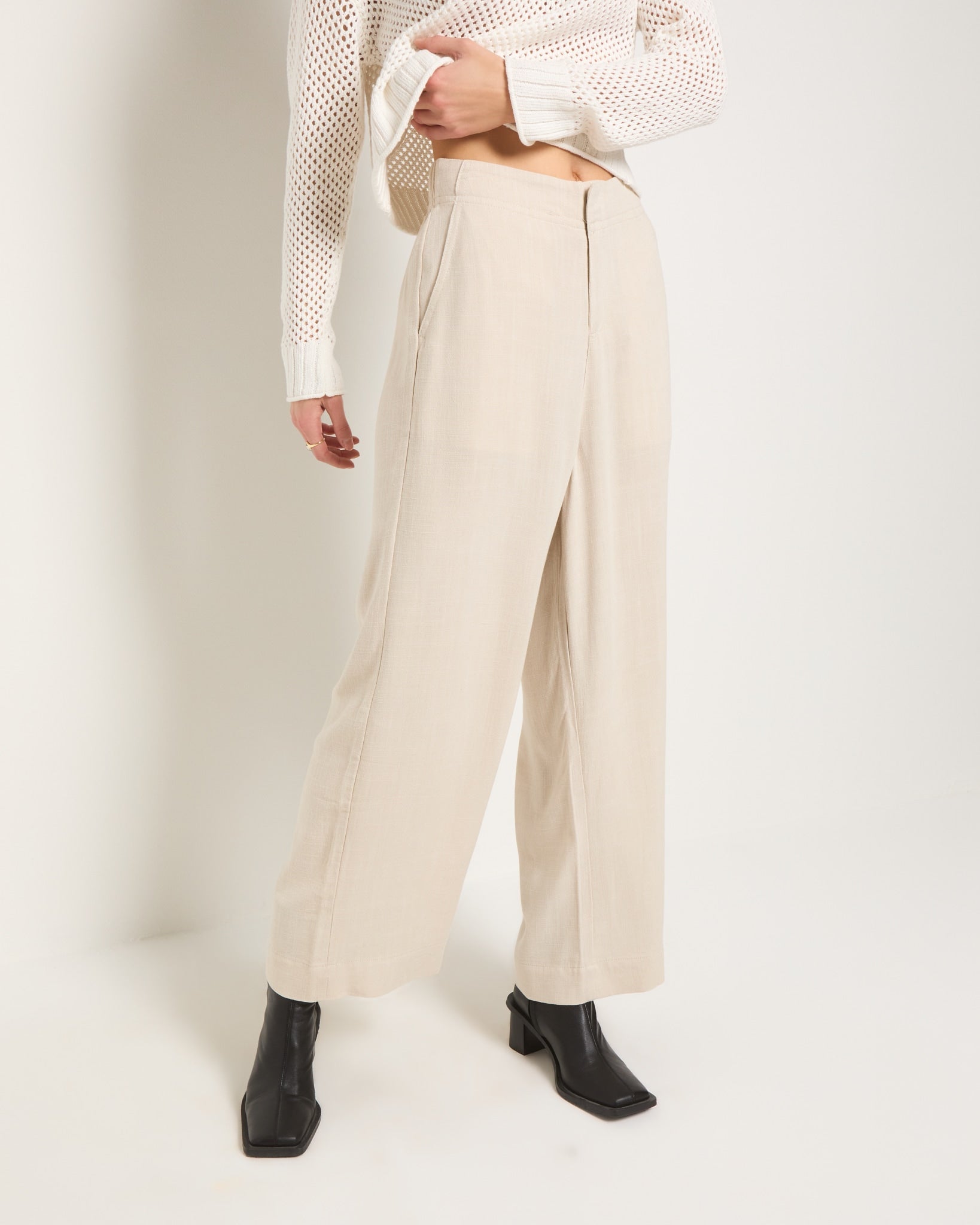 Birch $|& SEAS Palomar Linen Blend Crop Pant - SOF Front