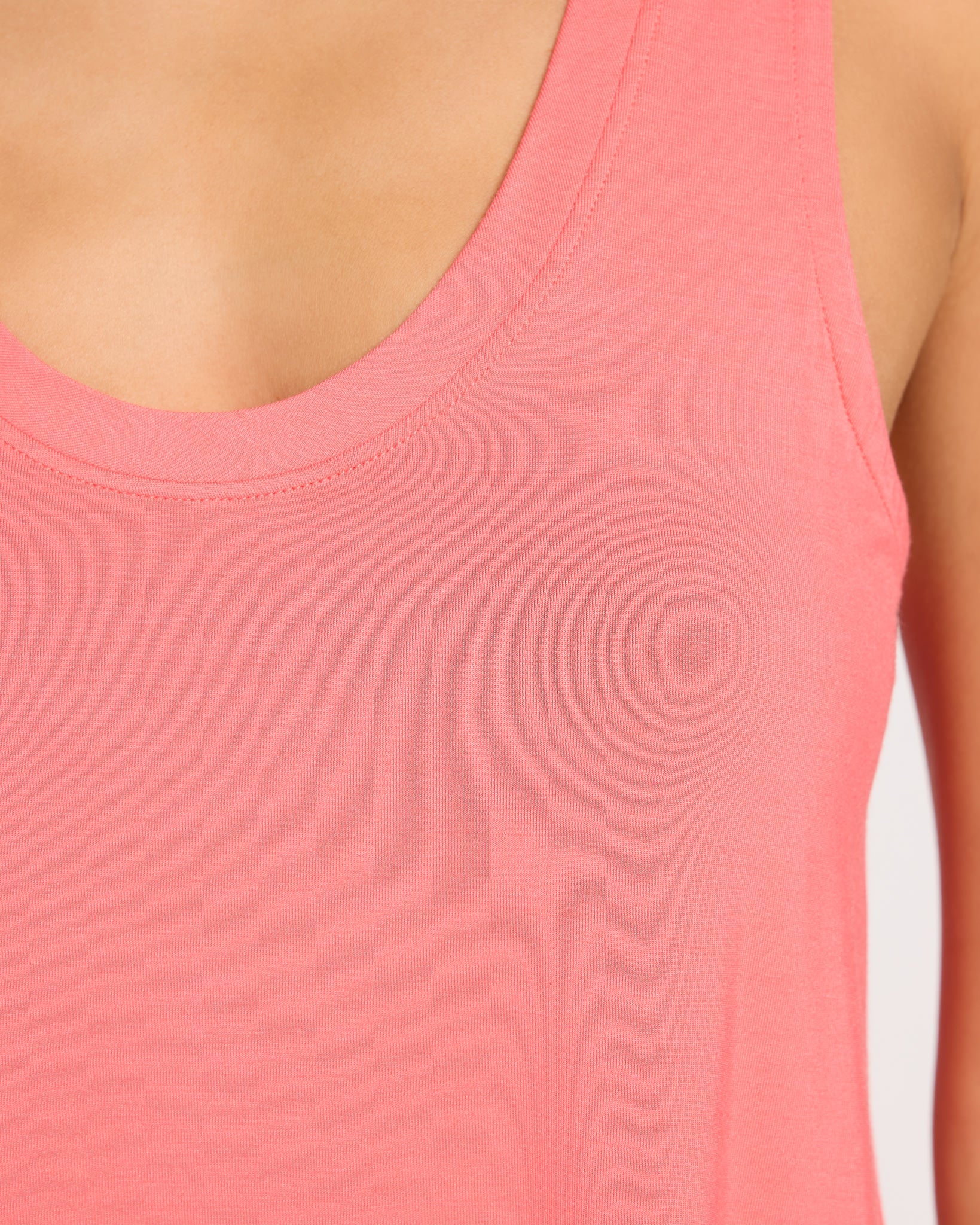 Coral $|& SEAS Surfside Scoop Tank - SOF Full Front