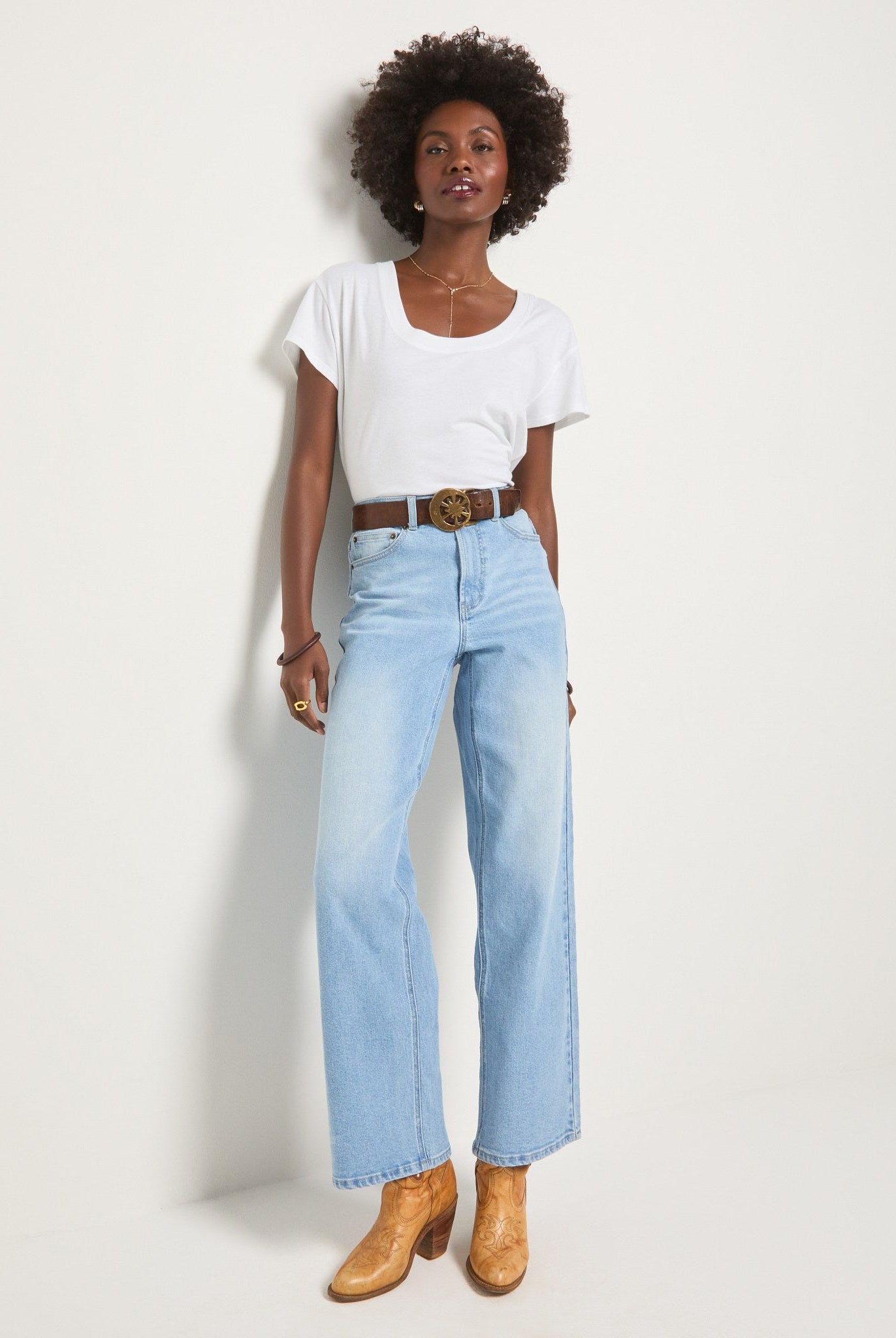 White $|& SEAS Beachside Scoop Neck Tee - UGC On Fig