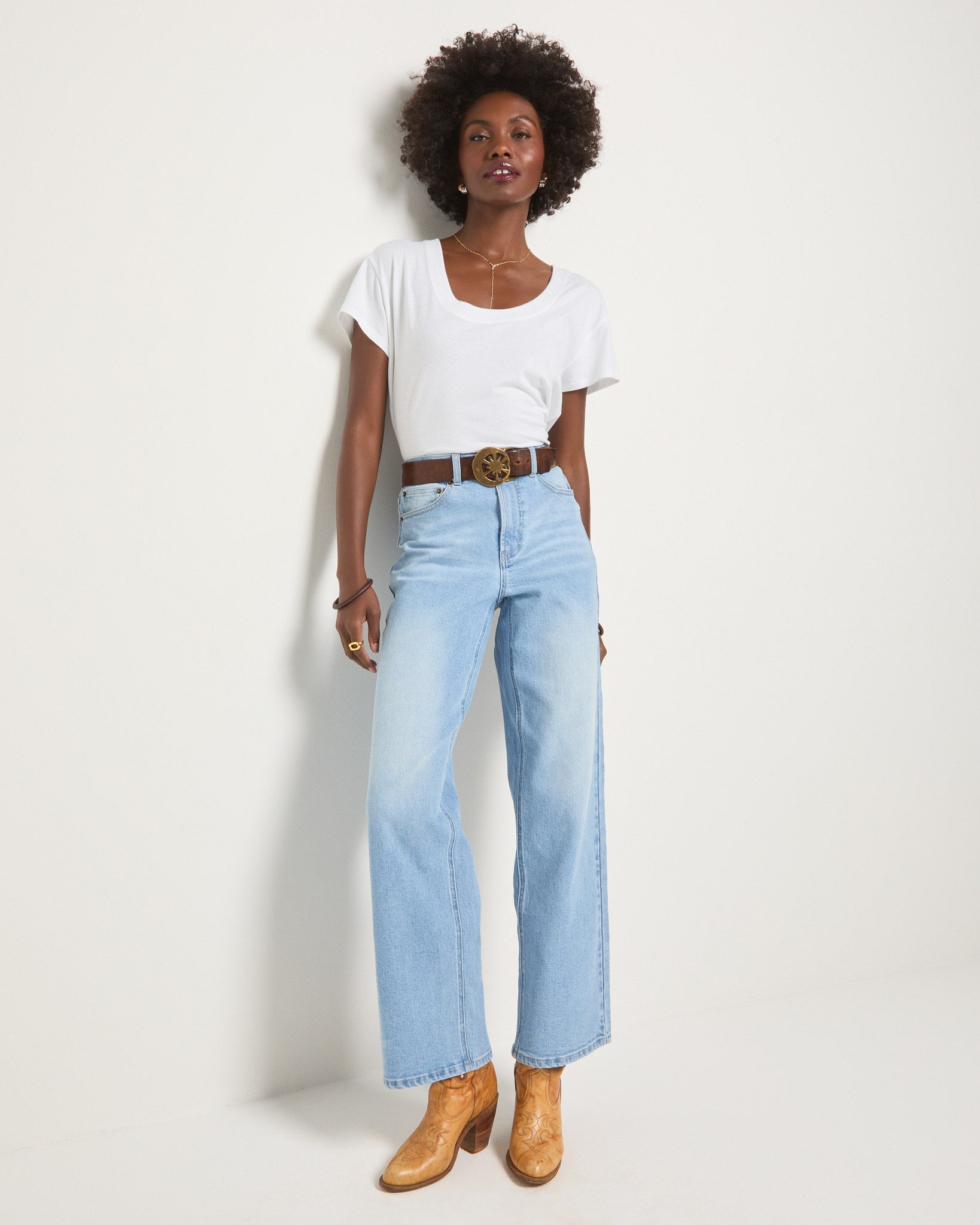 White $|& SEAS Beachside Scoop Neck Tee - UGC On Fig