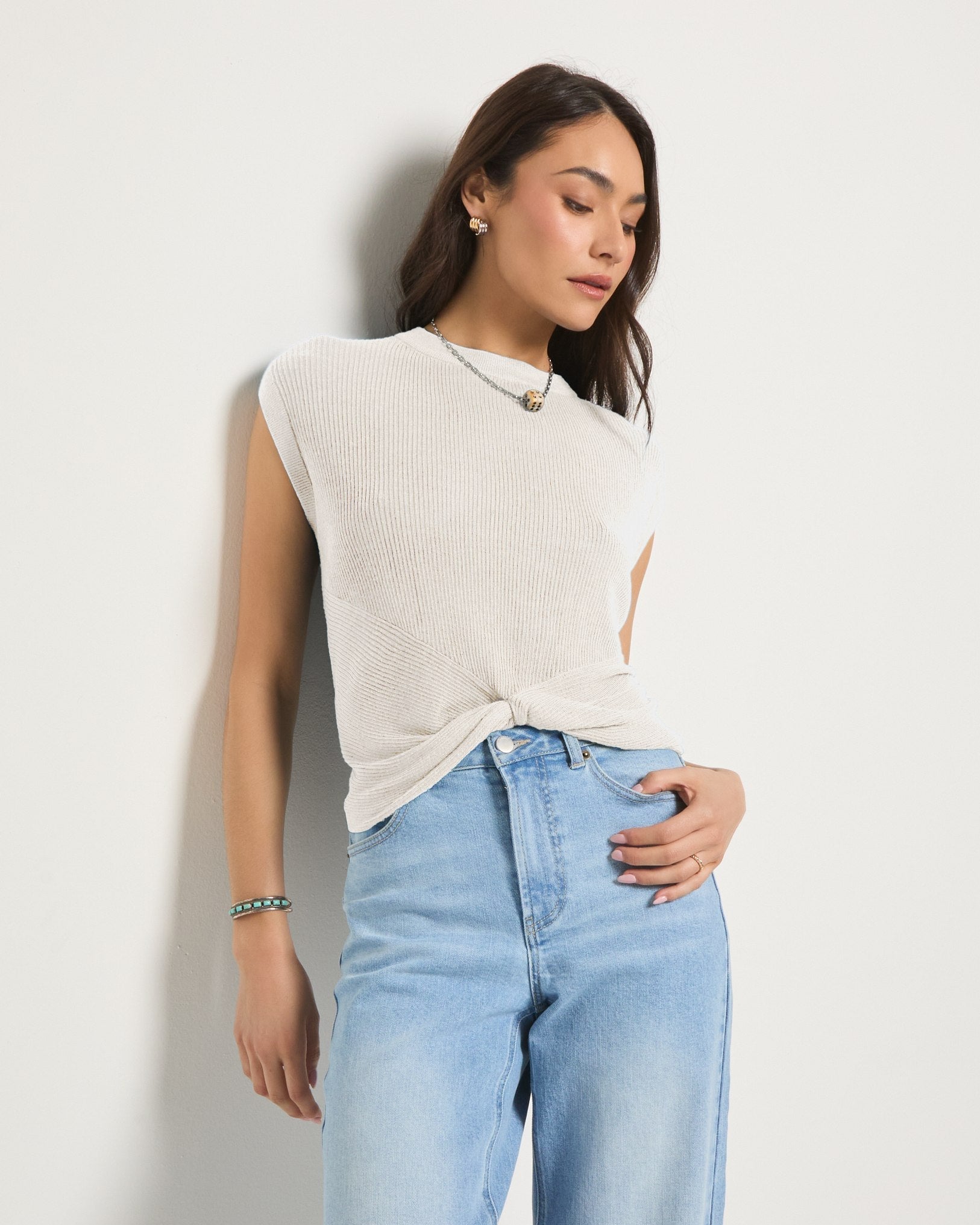White $|& SEAS Sunkissed Knot Front Tank - SOF Full Front
