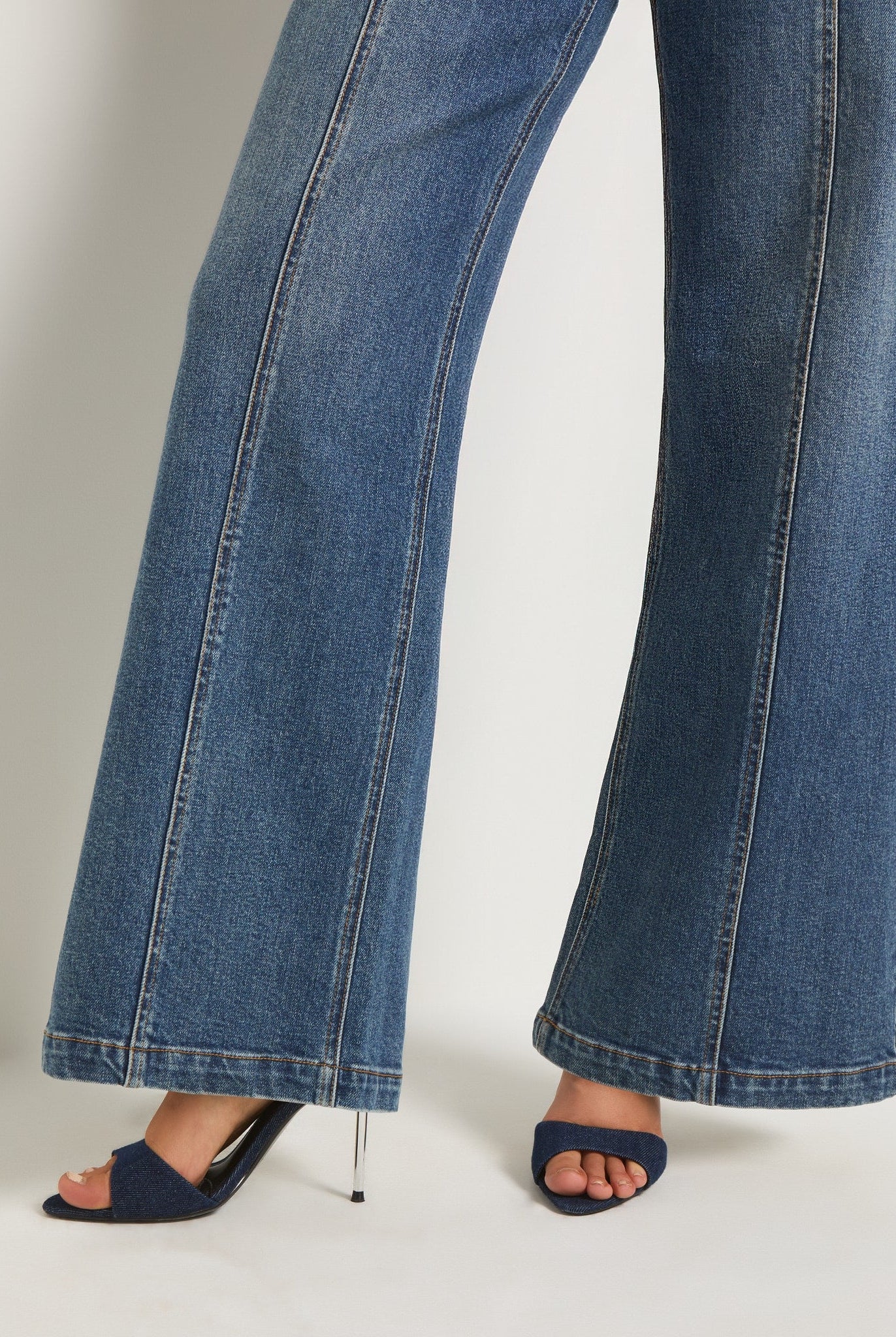 Storm $|& SEAS Nomad Flare Jean - VOF Front