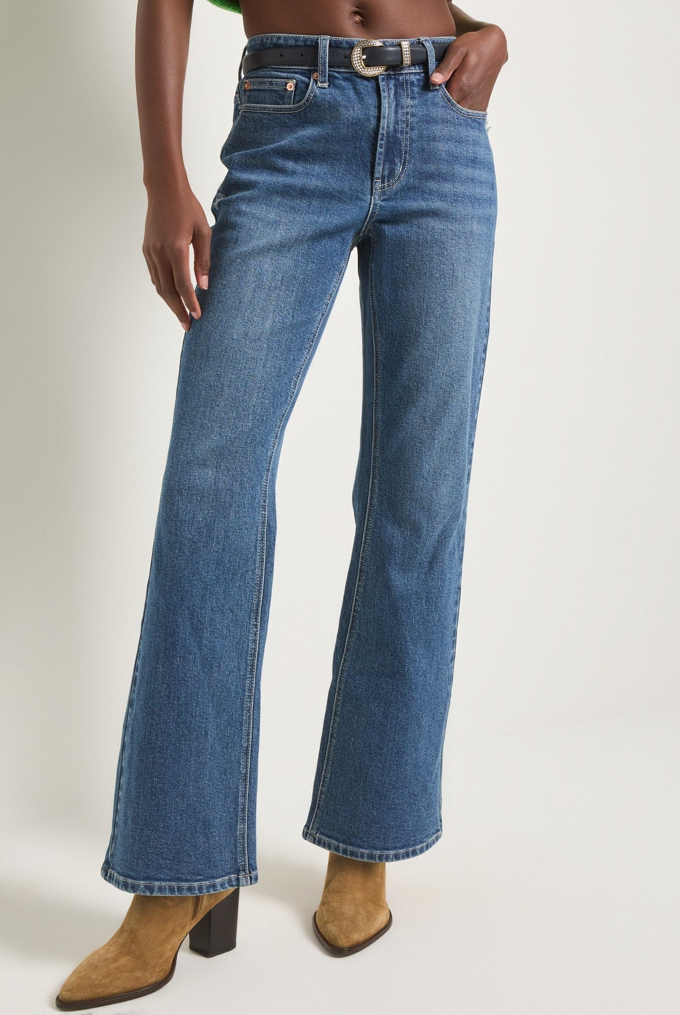 Mid Tone Wash $|& SEAS Skyline Bootcut Jean - SOF Front