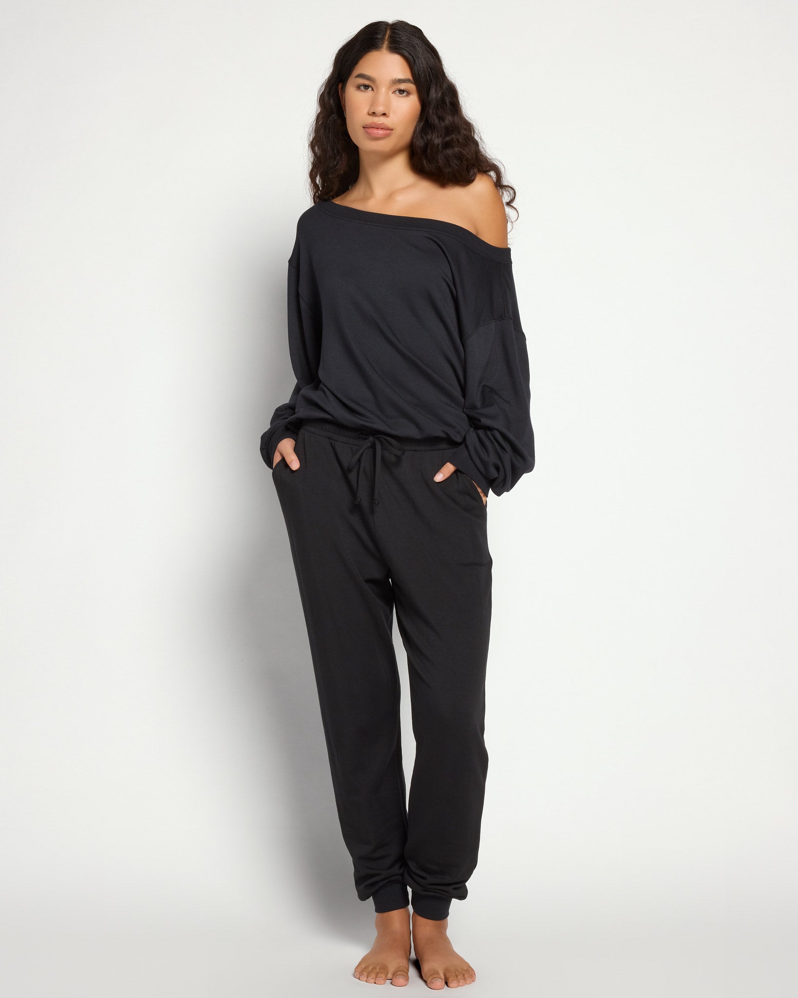 Black $|& SEAS Over the Clouds Jogger - UGC On Fig