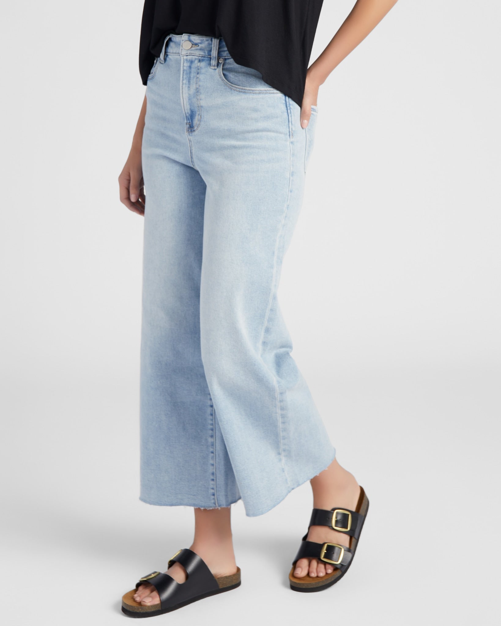 Light Wash Blue $|& SEAS Joni Wide Leg Jeans - SOF Front