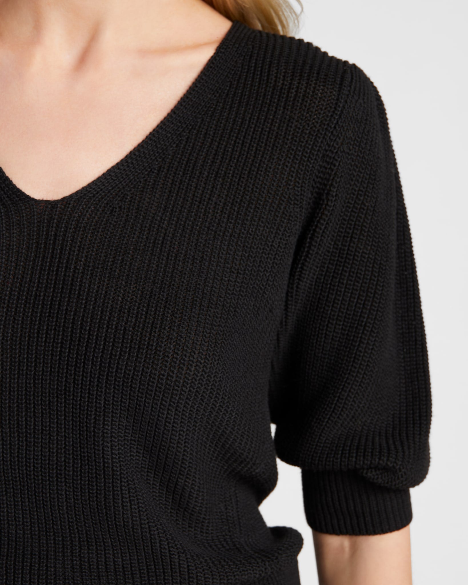 Black $|& 78&SUNNY Coastal V-Neck Elbow Sleeve Sweater - SOF Detail