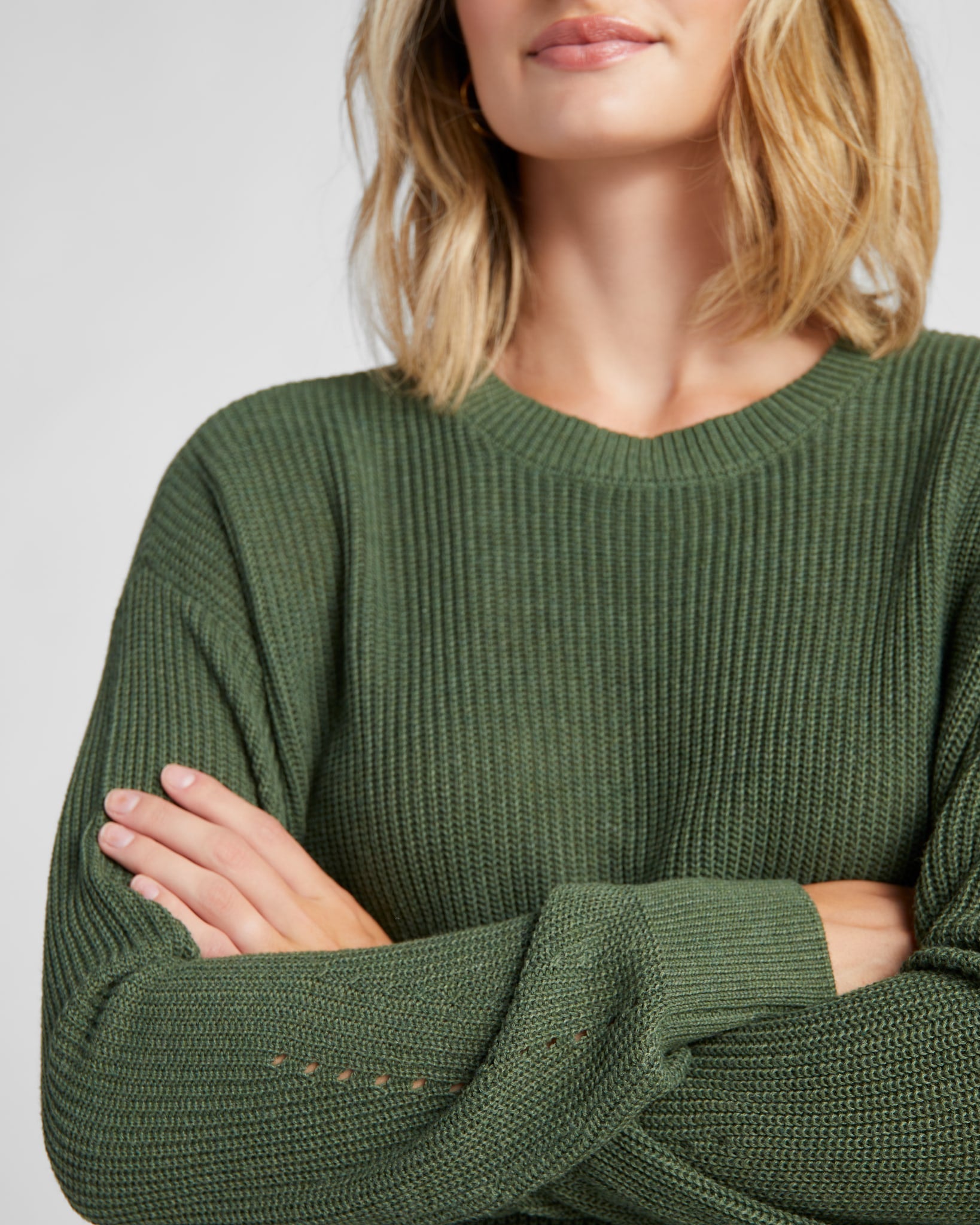 Olive $|& SEAS Coastal Crewneck Pullover Sweater - SOF Detail