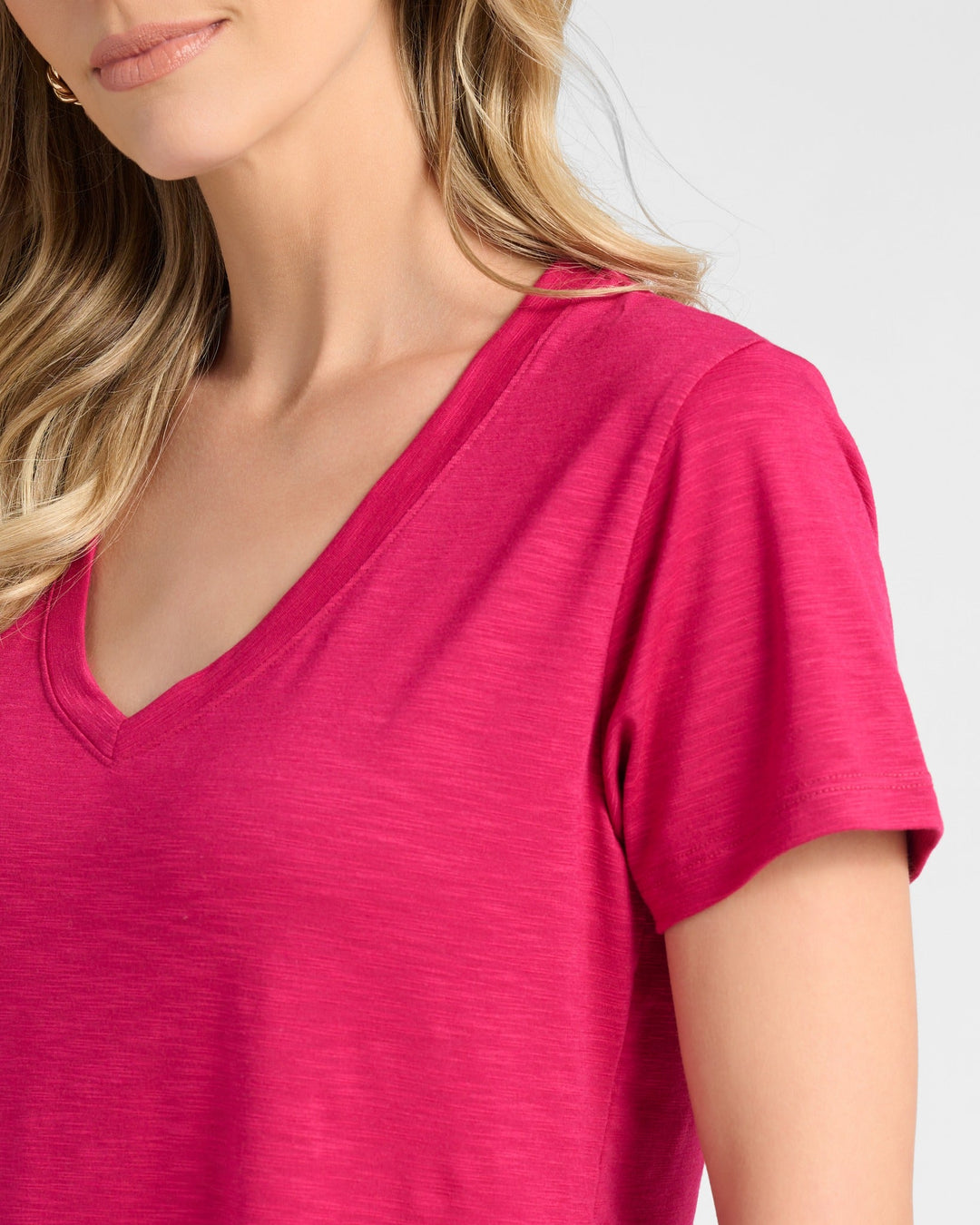 Sangria $|& 78&SUNNY Essential Slub V-Neck Tee - SOF Detail