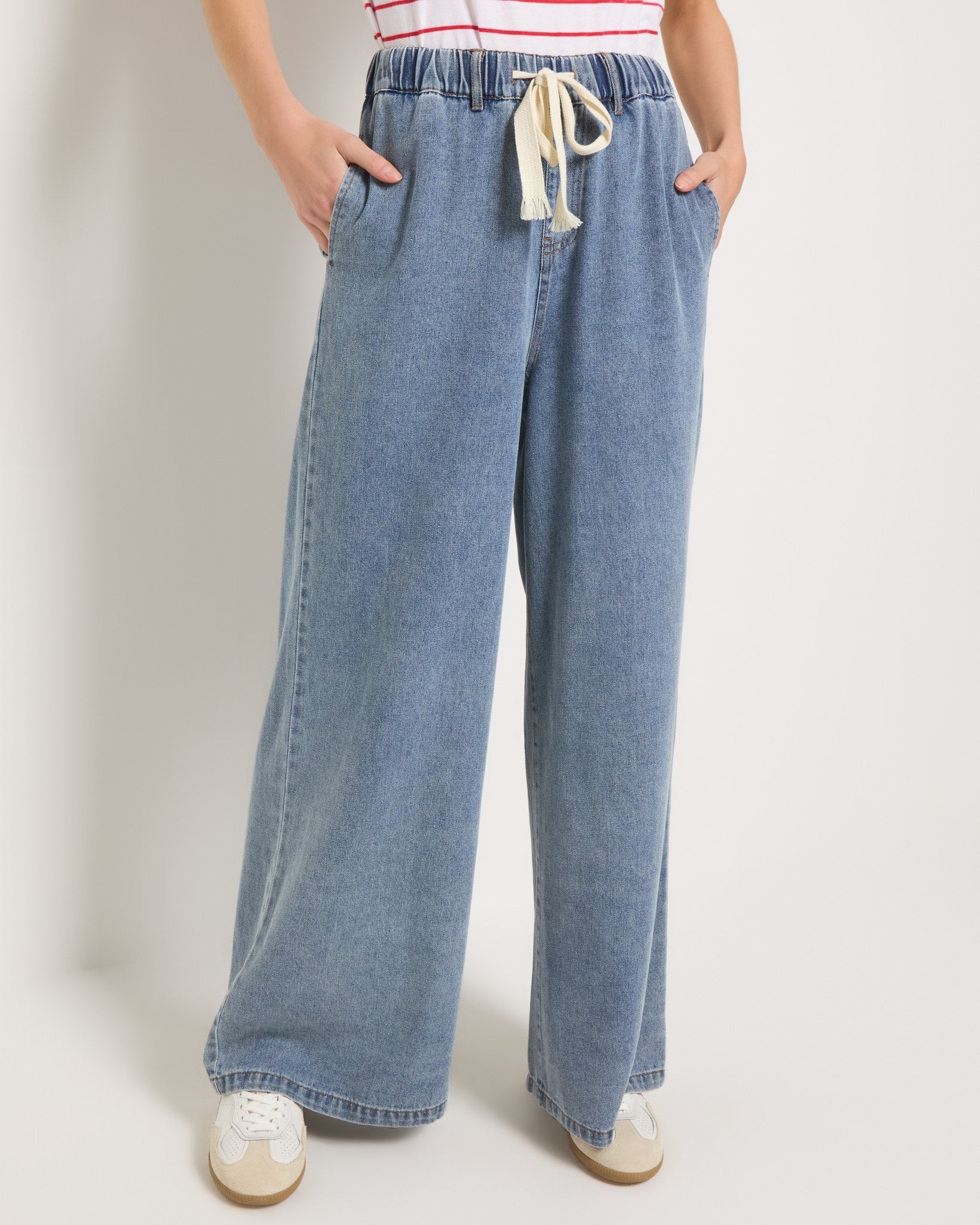 Lakeshore $|& SEAS Lila Elastic Waist Wide Leg Jean - SOF Front