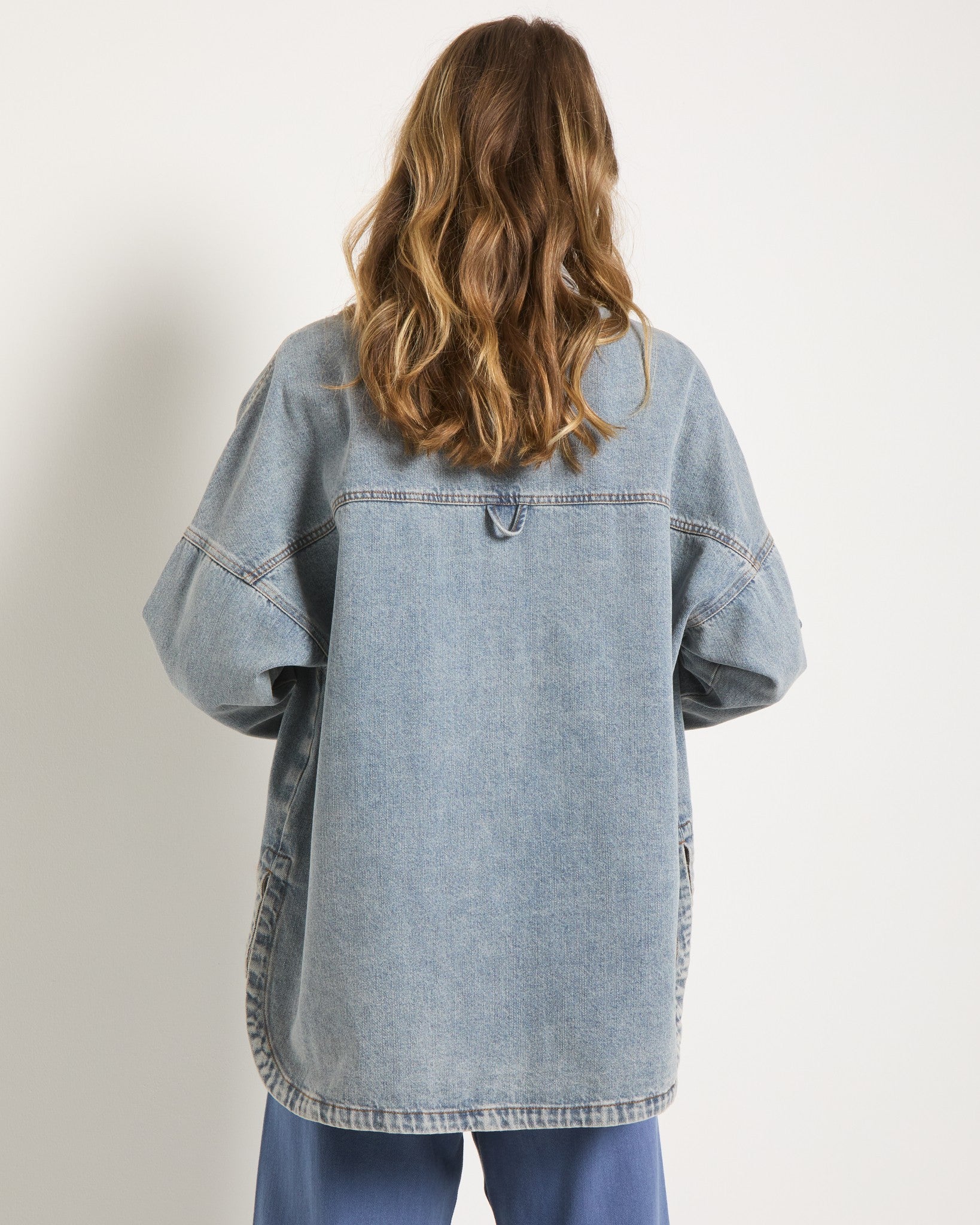 Lakeshore $|& SEAS Hightide Denim Shacket - SOF Back