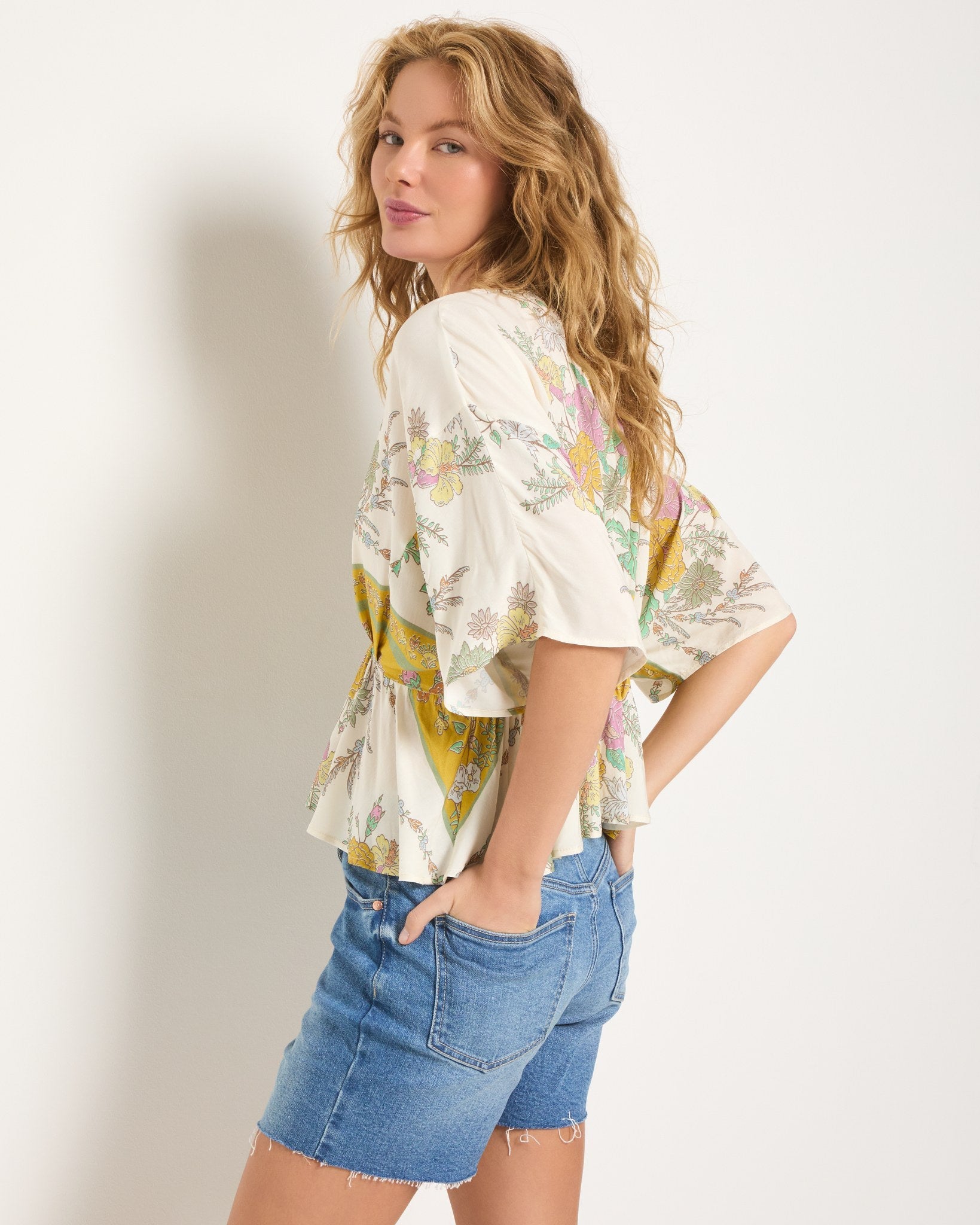 Cream Floral $|& SEAS Skysail Printed V-Neck Blouse - VOF Side